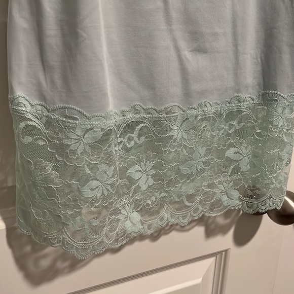 SIZE SMALL - Picture 3 of 6